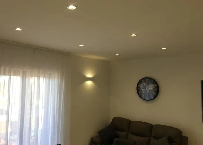 Lara Apartmán *