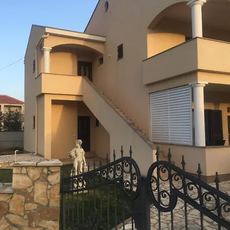 Lara Privlaka Apartment