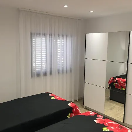 Lara Privlaka Apartment *