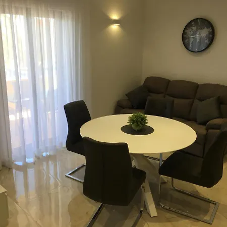 Lara Privlaka Apartment *